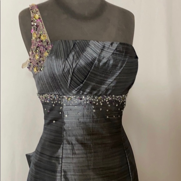 Elegant! Maggie Sottero Flirt Gown - Picture 2 of 3